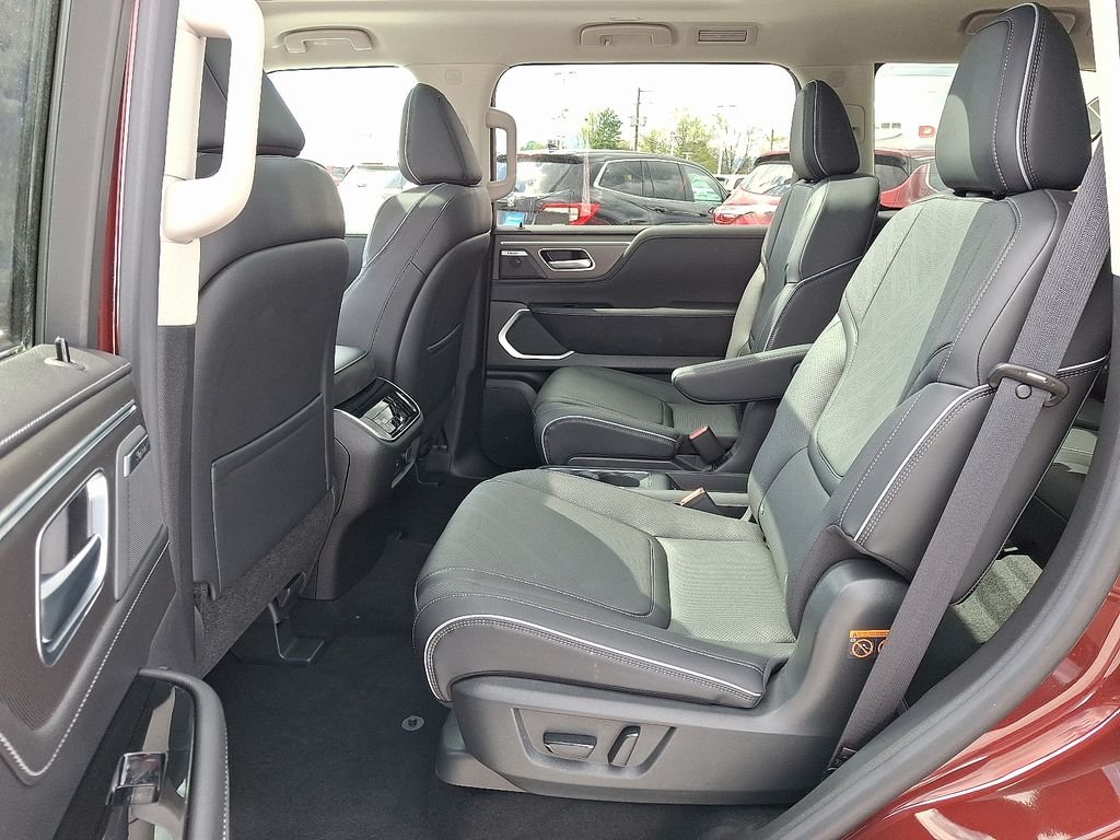 Used 2025 Red INFINITI LUXE image 11