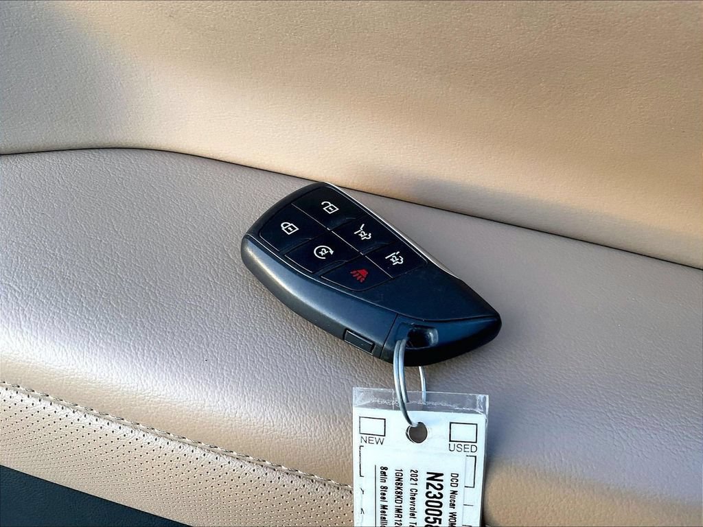 Used 2021 SATIN STEEL METALLIC Chevrolet Premier image 32