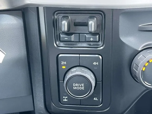 New 2026 Oxford White Ford XL image 17