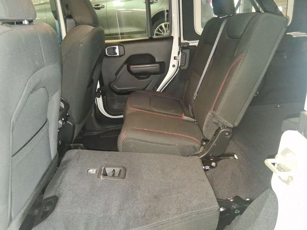 Used 2023 White Jeep Rubicon image 14
