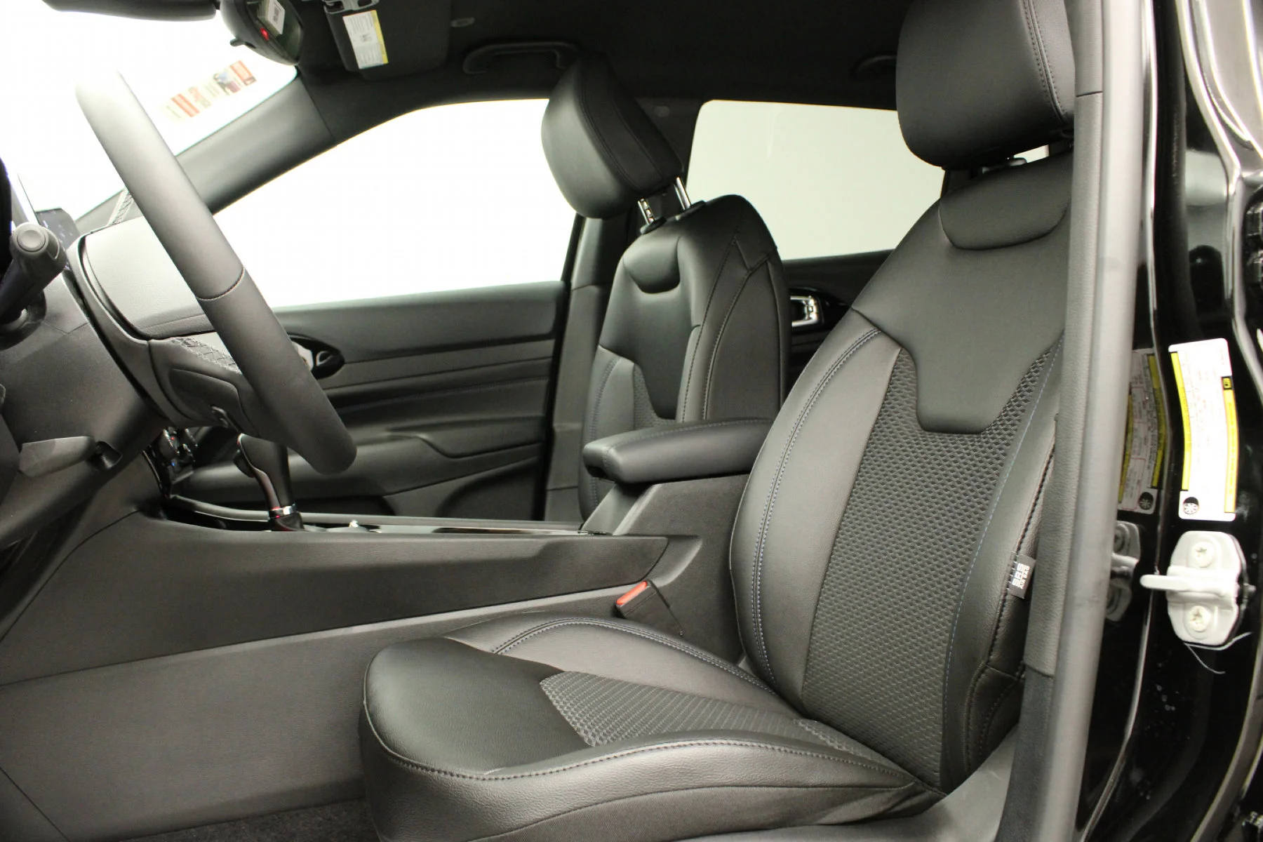 2025 Jeep Compass Latitude - Photo 14