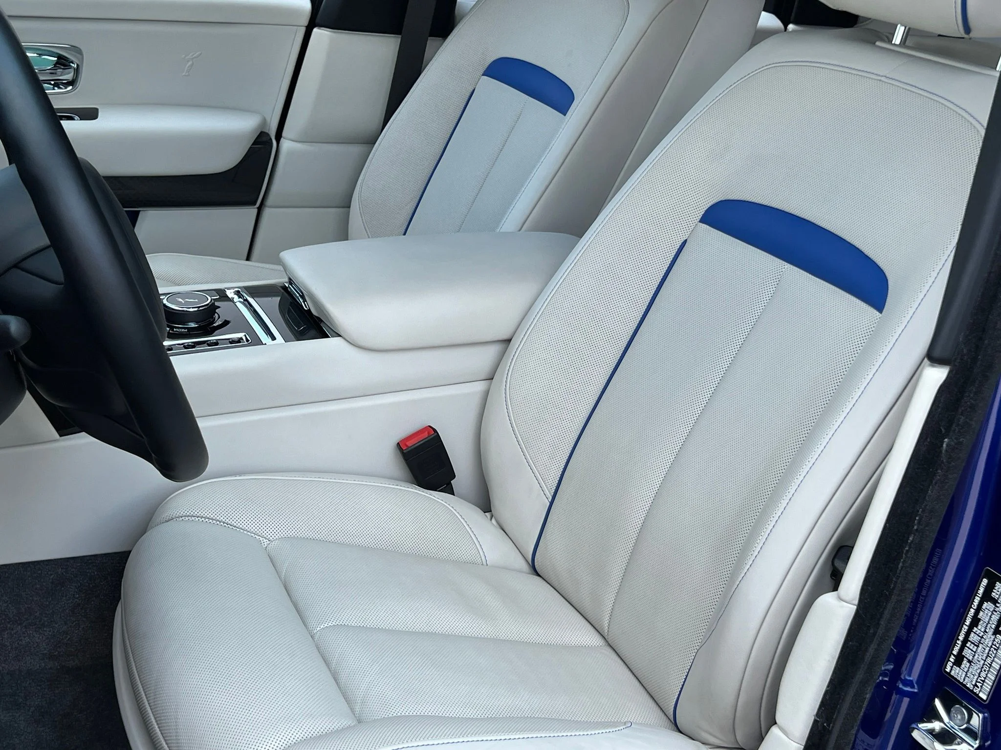 Used 2024 Blue Rolls-Royce Black Badge image 6