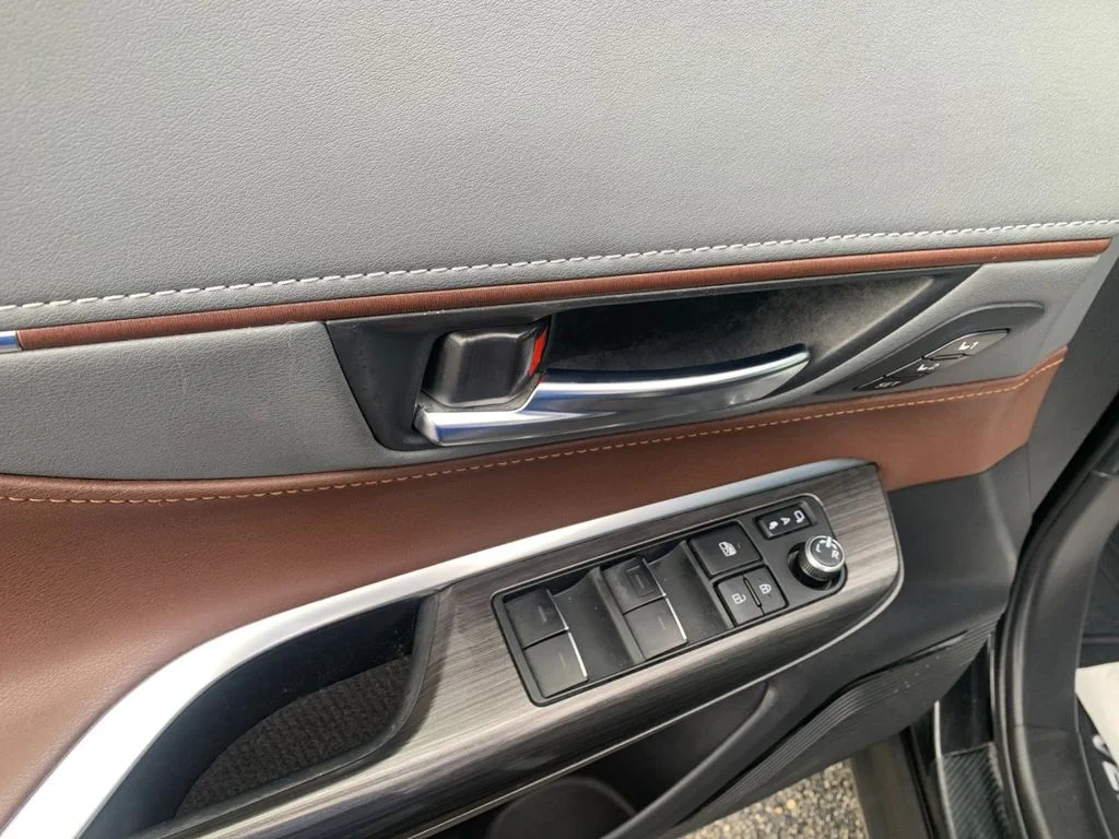Used 2021 Black Toyota XLE image 13