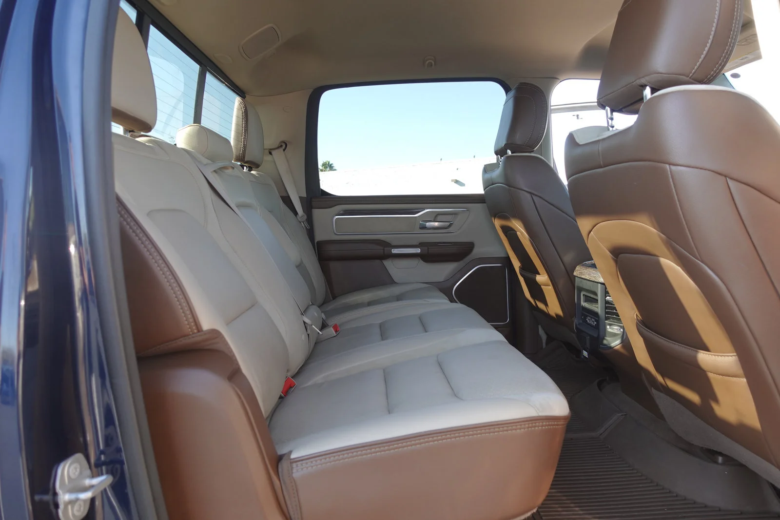 Used 2020 Patriot Blue Pearlcoat Ram Laramie image 16