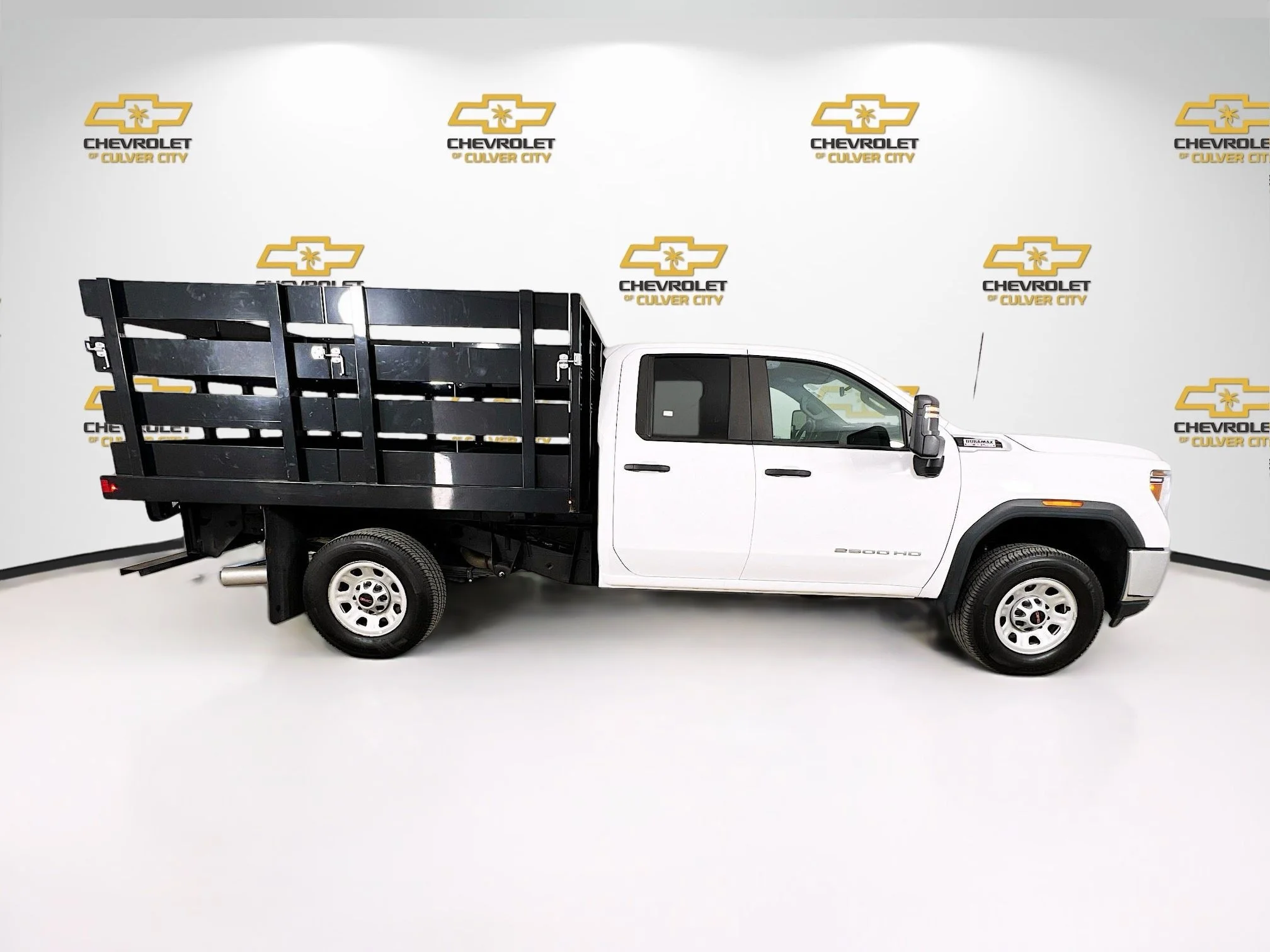 Used 2023 Summit White GMC Pro image 9