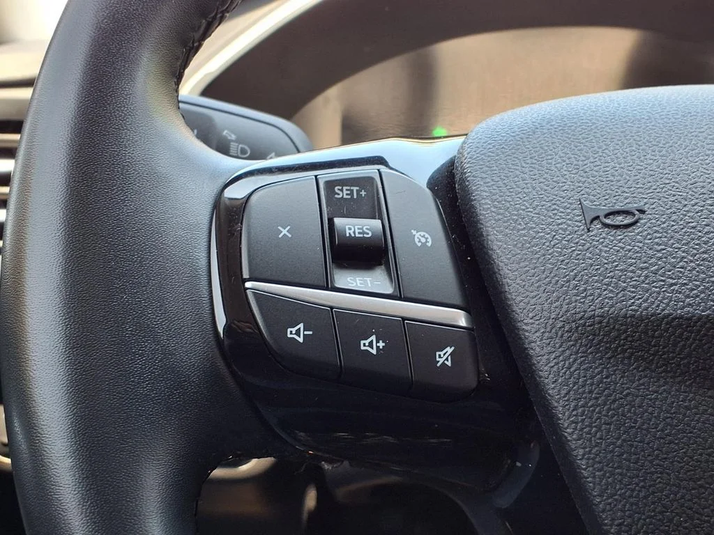 Used 2022 Silver Ford SEL image 20
