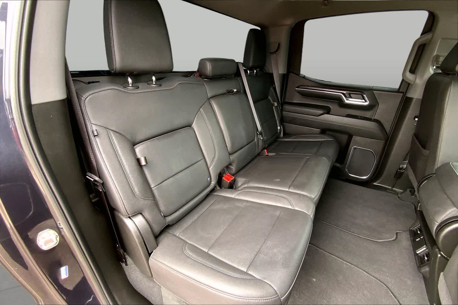 Used 2024 Titanium Rush Metallic GMC SLT image 20