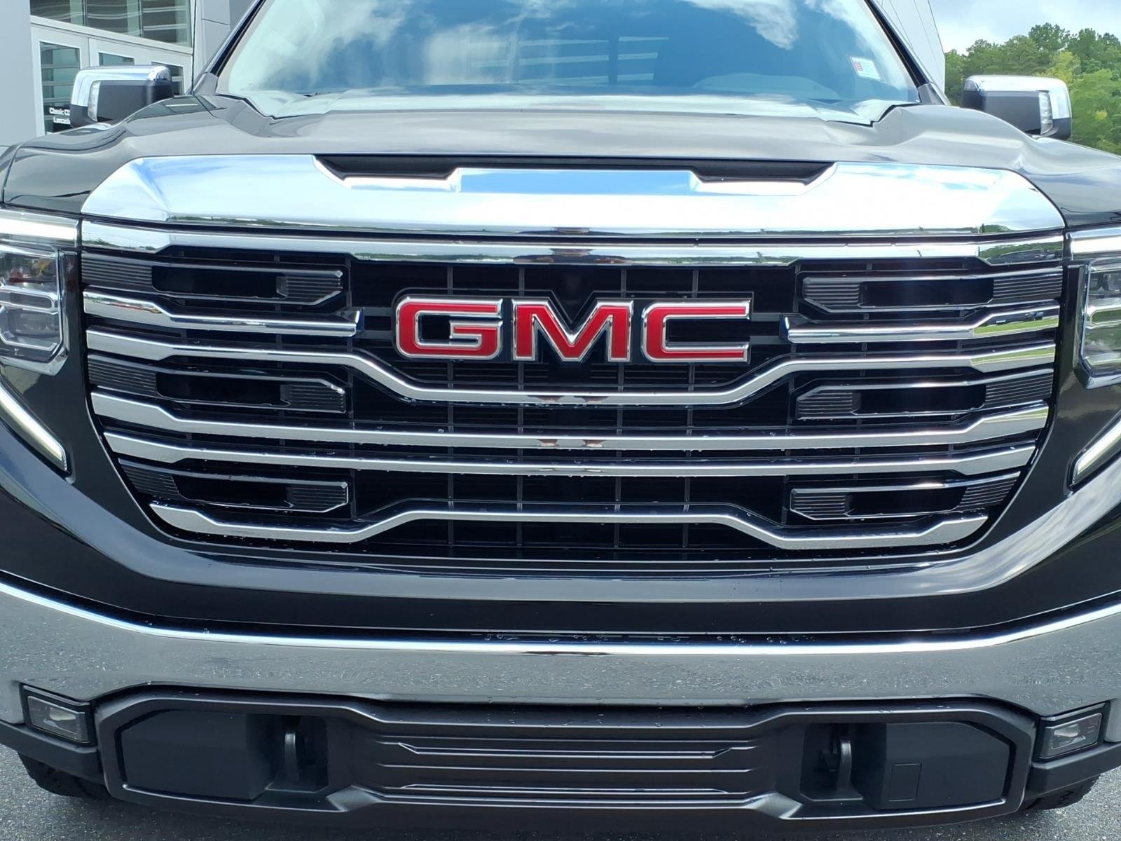 Used 2023 Onyx Black GMC SLT image 15