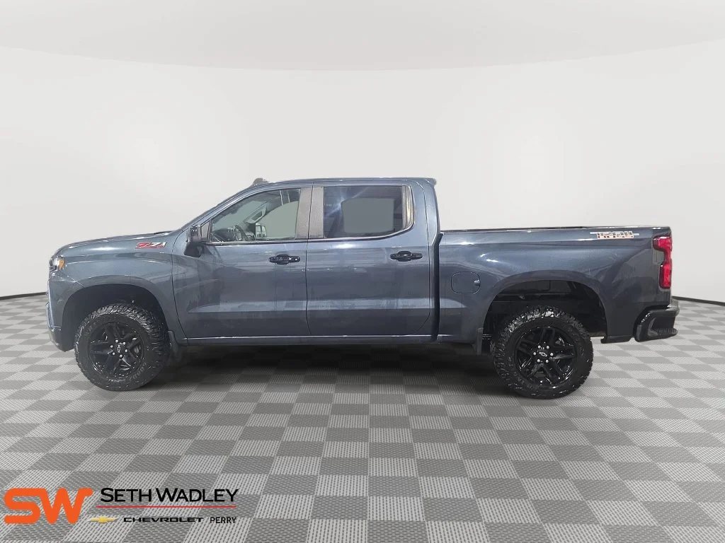 Used 2020 SHADOW GRAY METALLIC Chevrolet LT Trail Boss image 4