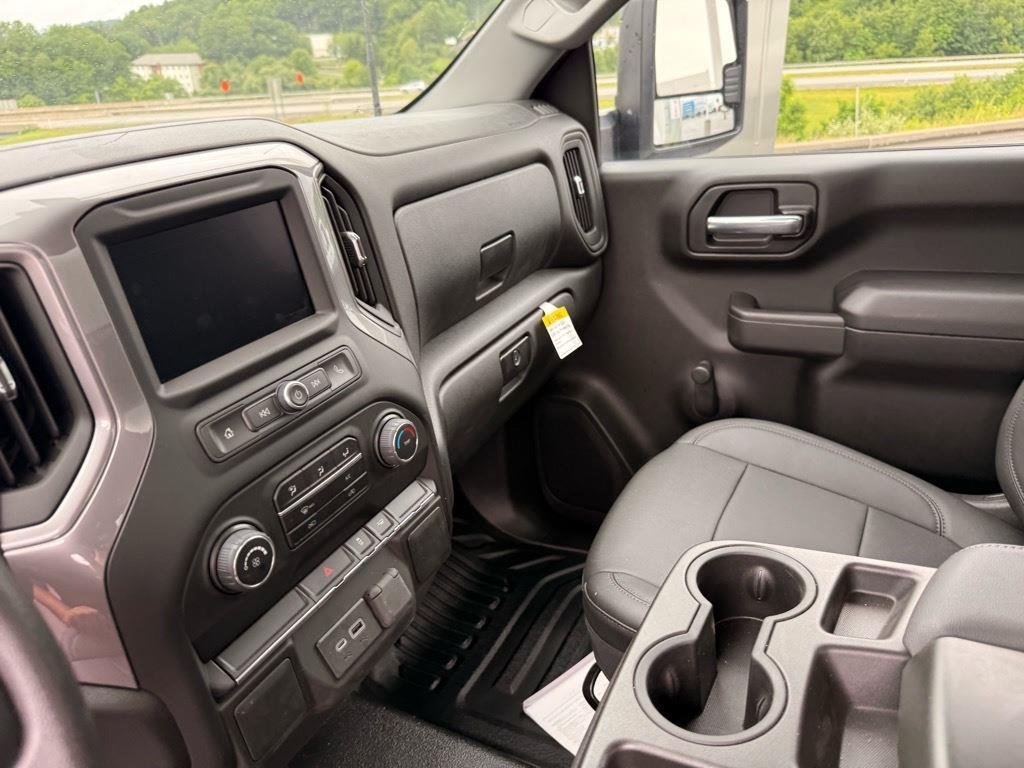 Used 2022 Summit White Chevrolet Work Truck image 16