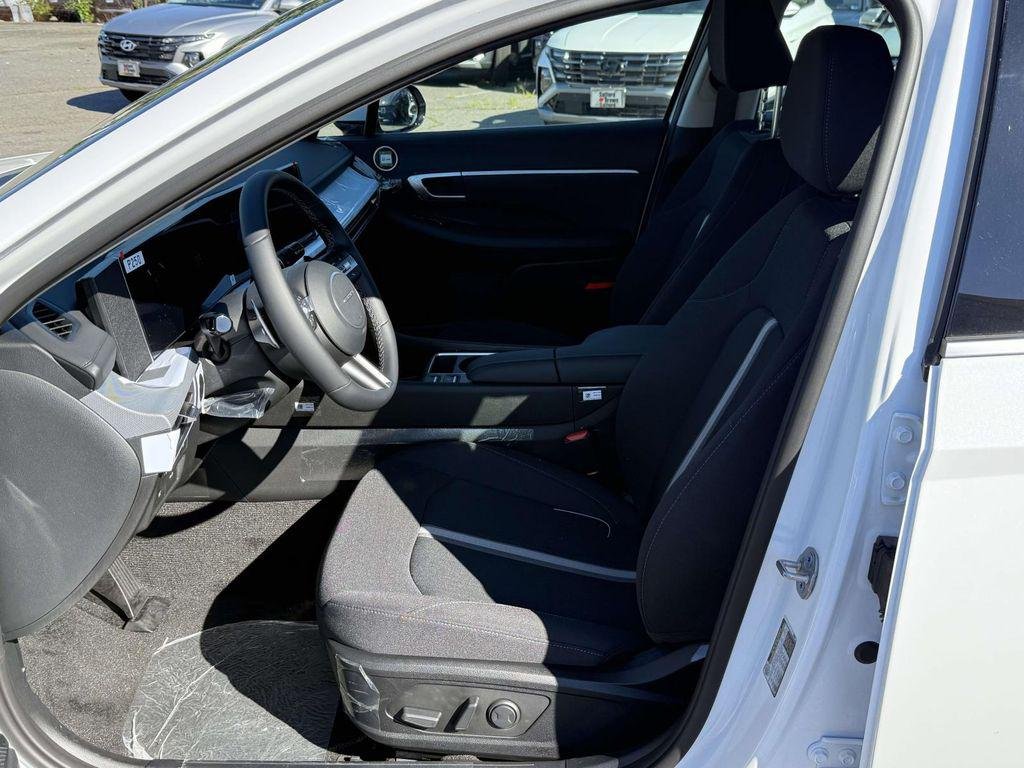 New 2026 Serenity White Hyundai SEL Sport image 13