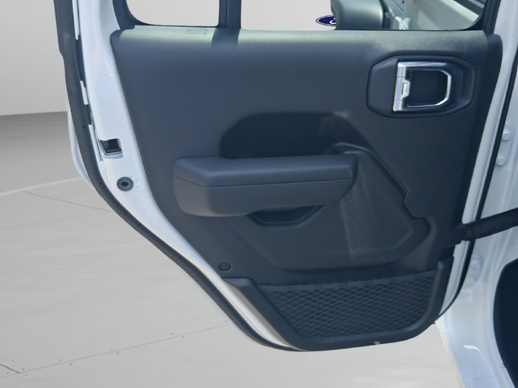 New 2025 White Jeep Sport S image 21