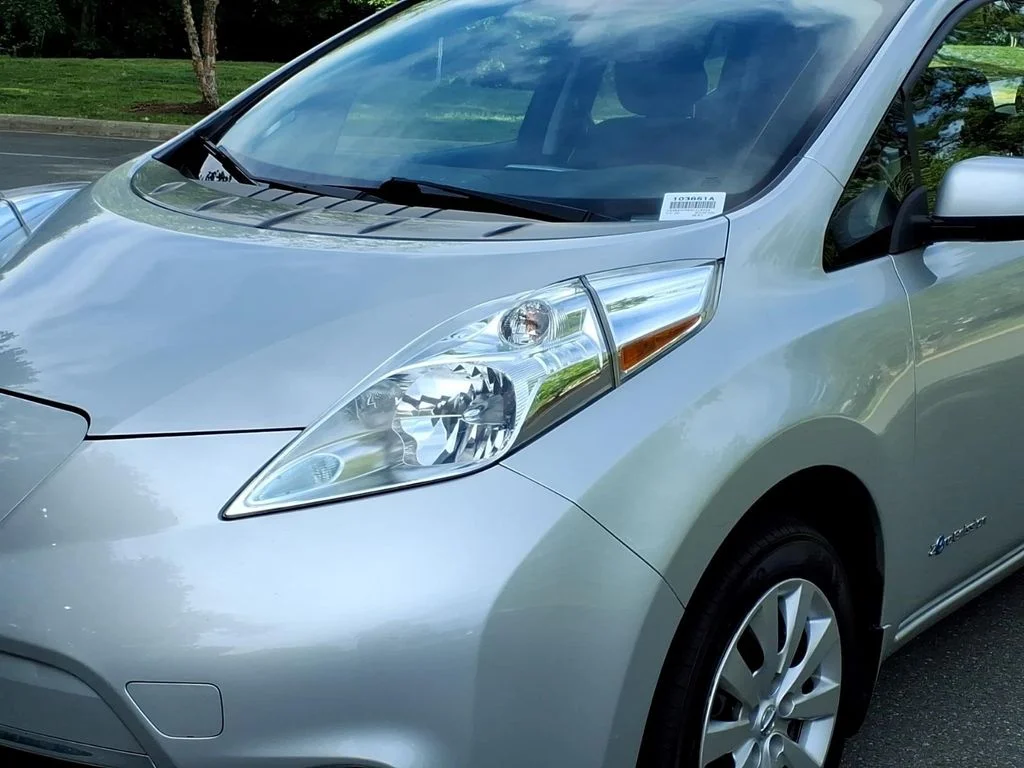 Used 2016 Silver Nissan S image 26