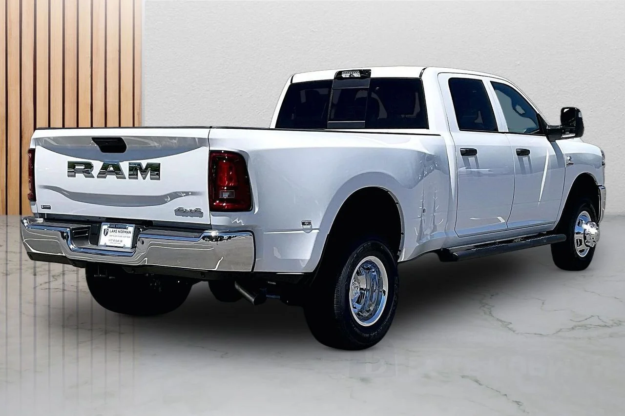 New 2026 Bright White Clear-Coat Exterior Paint RAM Tradesman image 9