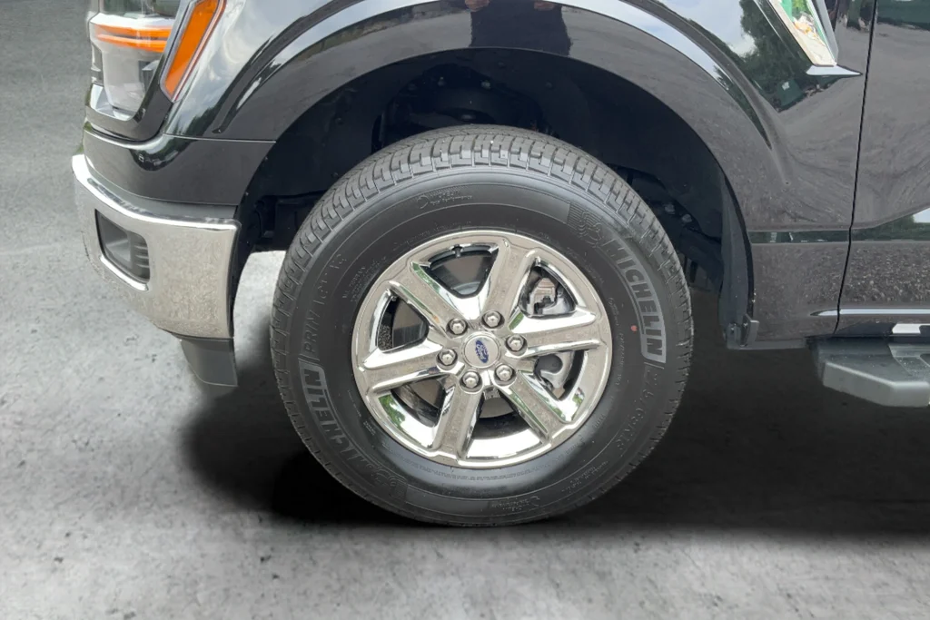 Used 2025 Black Ford XLT image 24