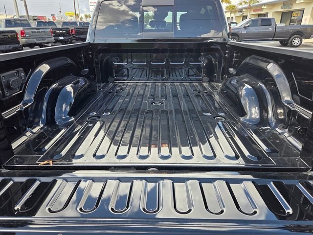New 2026 Diamond Black Crystal Pearl-Coat Exterior Paint RAM Warlock image 10