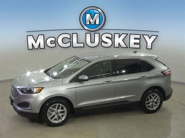 Used 2024 Silver Ford SEL image 1