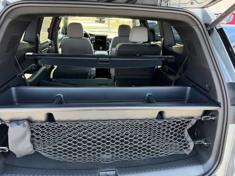 New 2026 Sterling Metallic GMC Elevation image 19