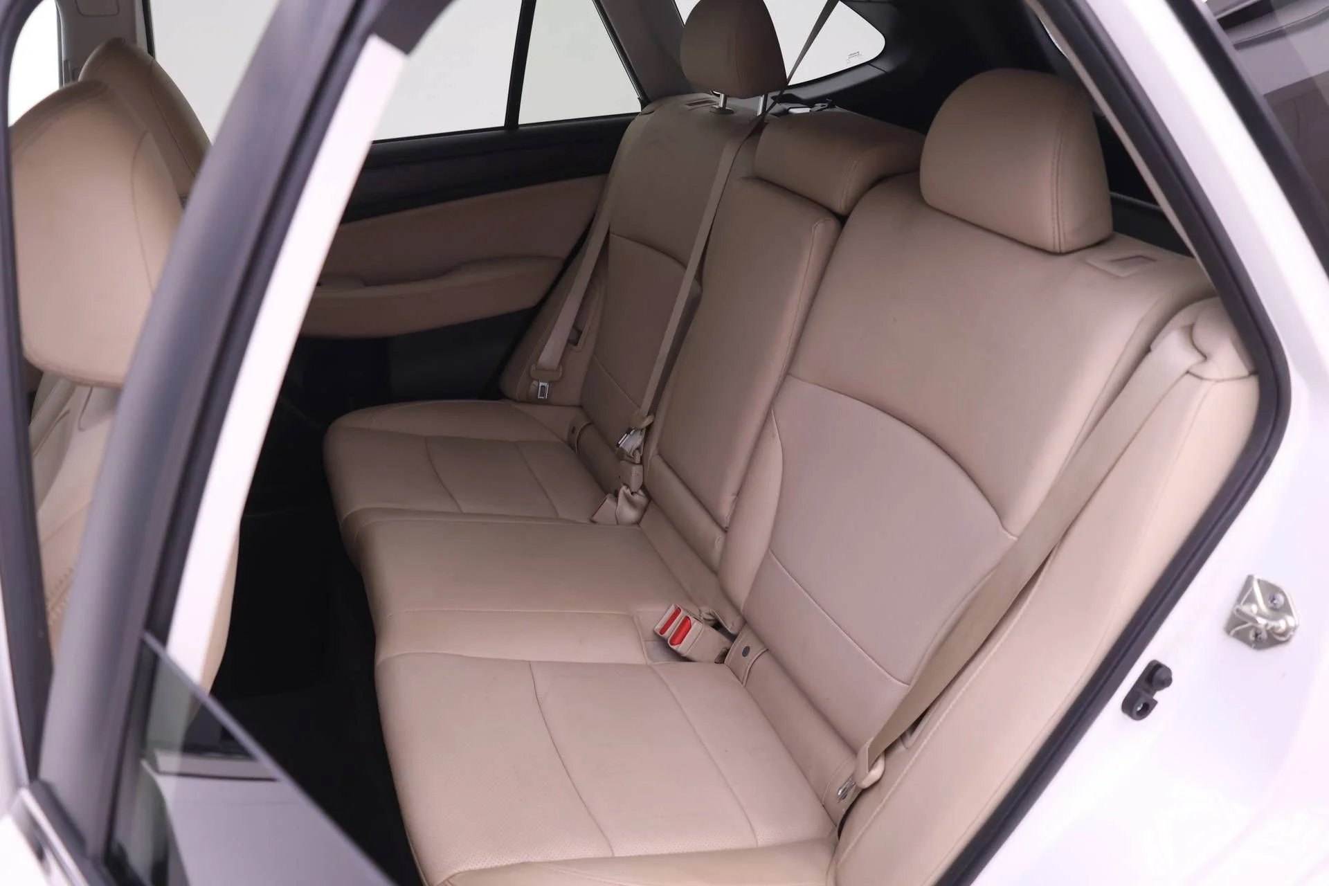 Used 2015 Crystal White Pearl Subaru 2.5i image 9