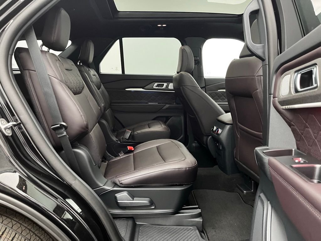 New 2026 Black Ford Platinum image 38