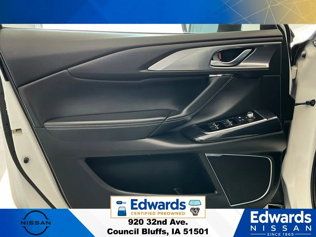 Used 2021 White Mazda Grand Touring image 27