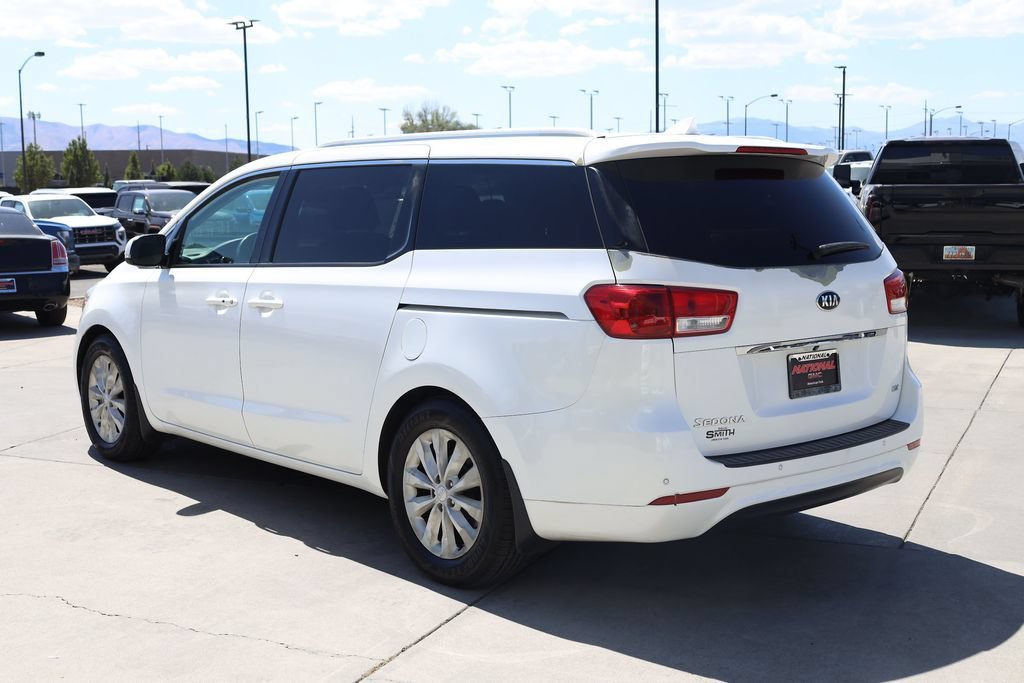 Used 2016 Snow White Pearl Kia EX image 4