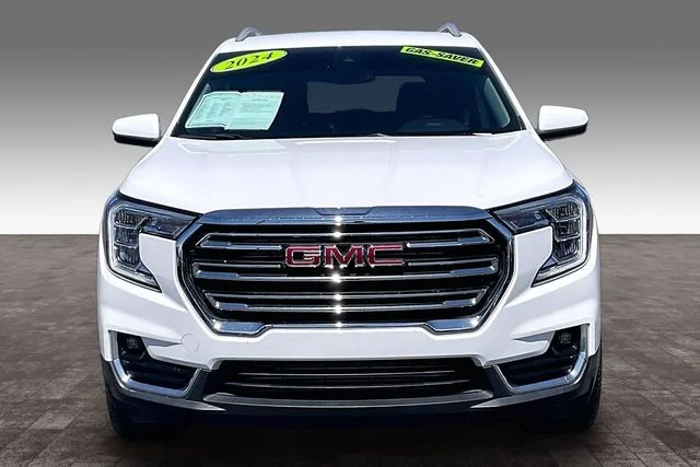 Used 2024 White GMC SLT image 3
