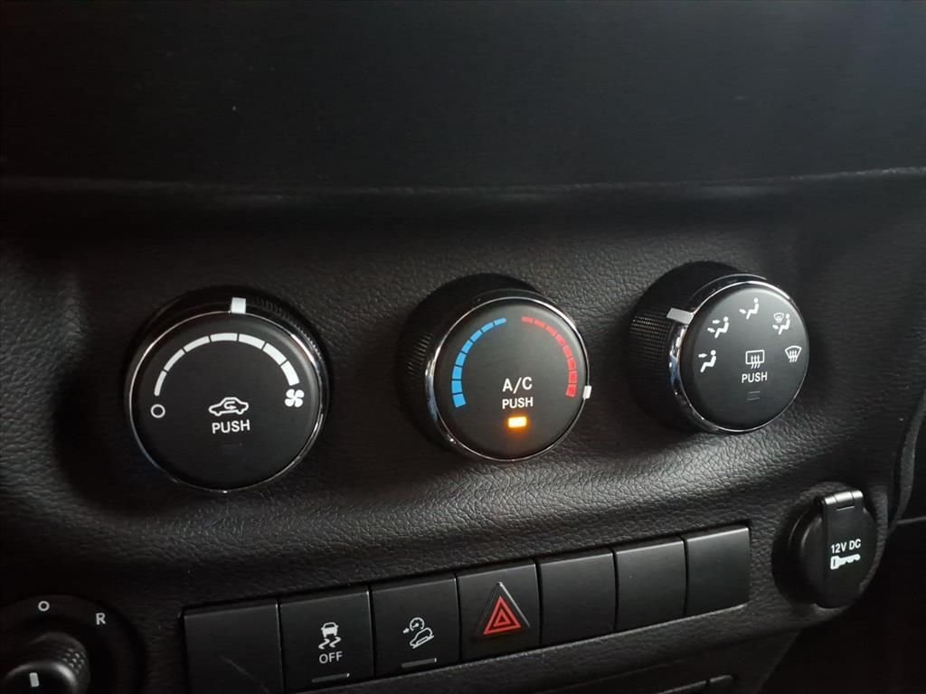 2018 JEEP WRANGLER JK - Image 11