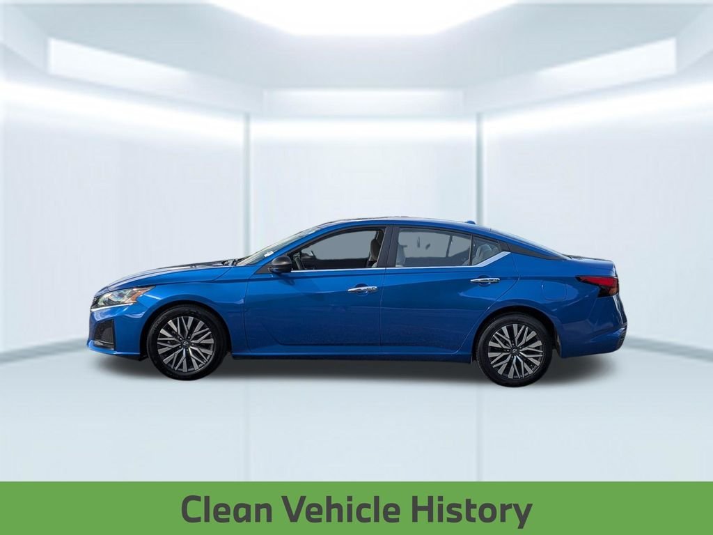 Used 2025 Blue Nissan 2.5 SV image 2