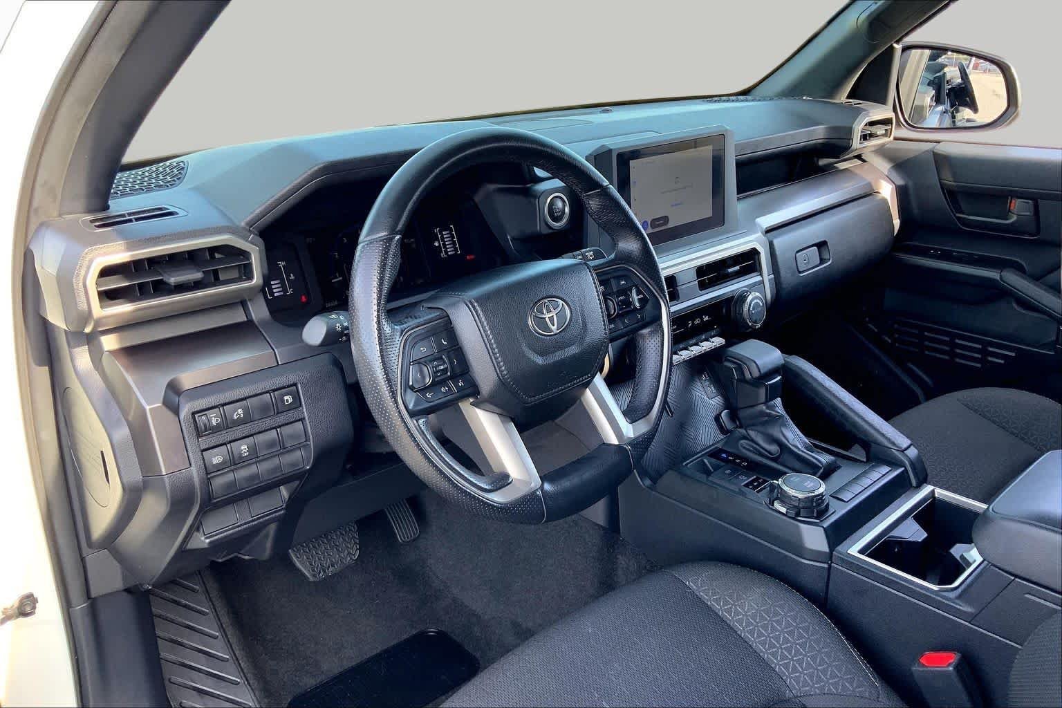 Used 2025 Ice Cap Toyota SR5 image 17