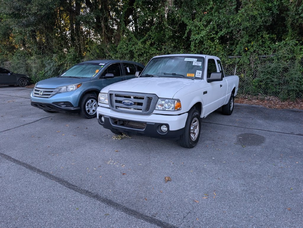 Used 2011 White Ford XLT image 1
