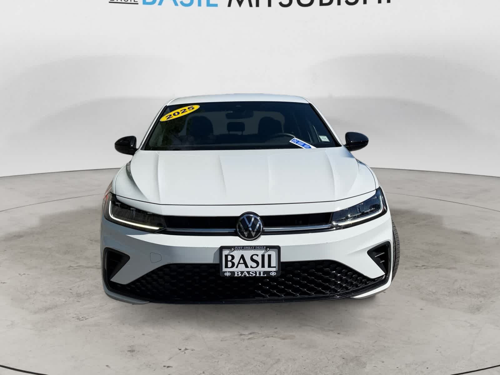 Used 2025 Pure White Volkswagen Sport image 8