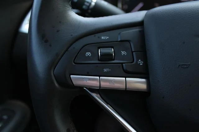 Used 2025 Green Cadillac Luxury image 9