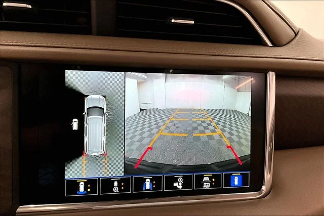 2023 GMC Yukon Denali - Photo 30