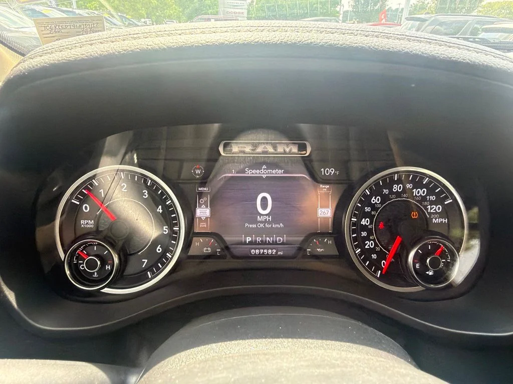 Used 2020 Black Ram Laramie image 15