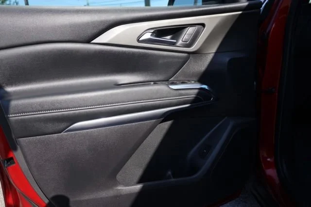 Used 2025 Radiant Red Tintcoat Chevrolet LT image 20