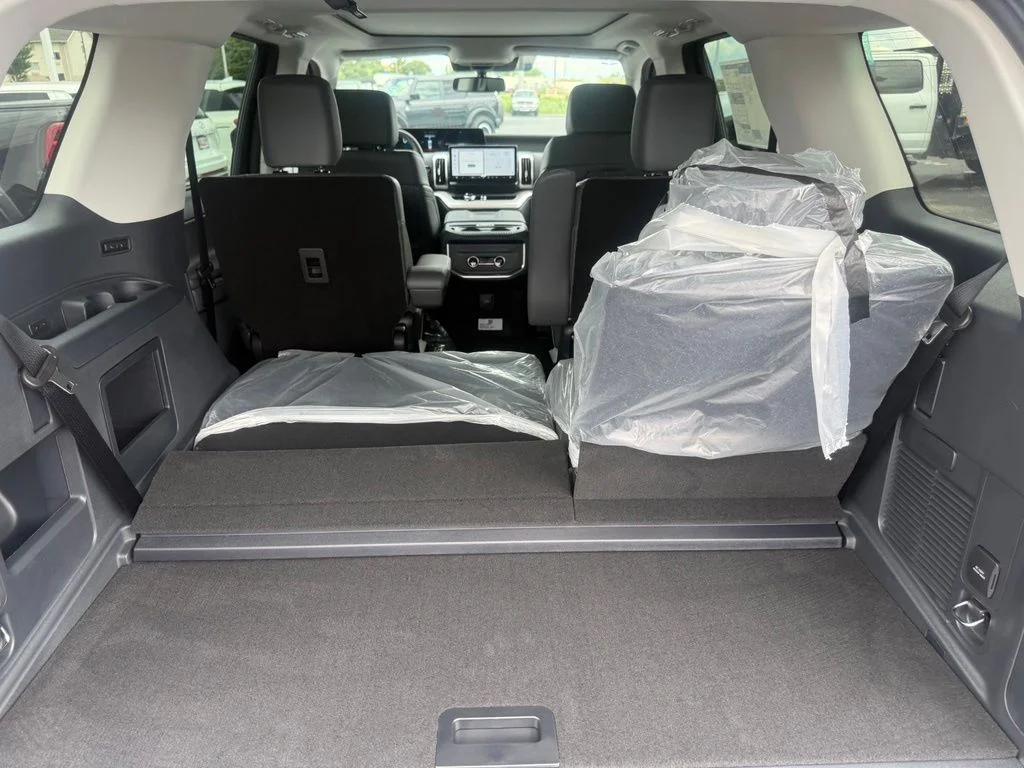 New 2026 Agate Black Metallic Ford Active image 53