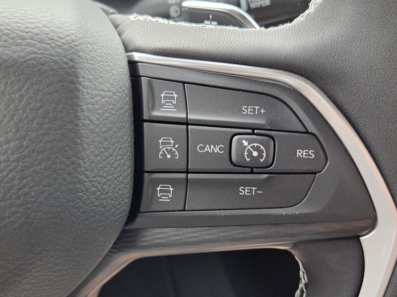 Used 2026 Baltic Gray Metallic Clearcoat JEEP LAREDO 4X4 image 32