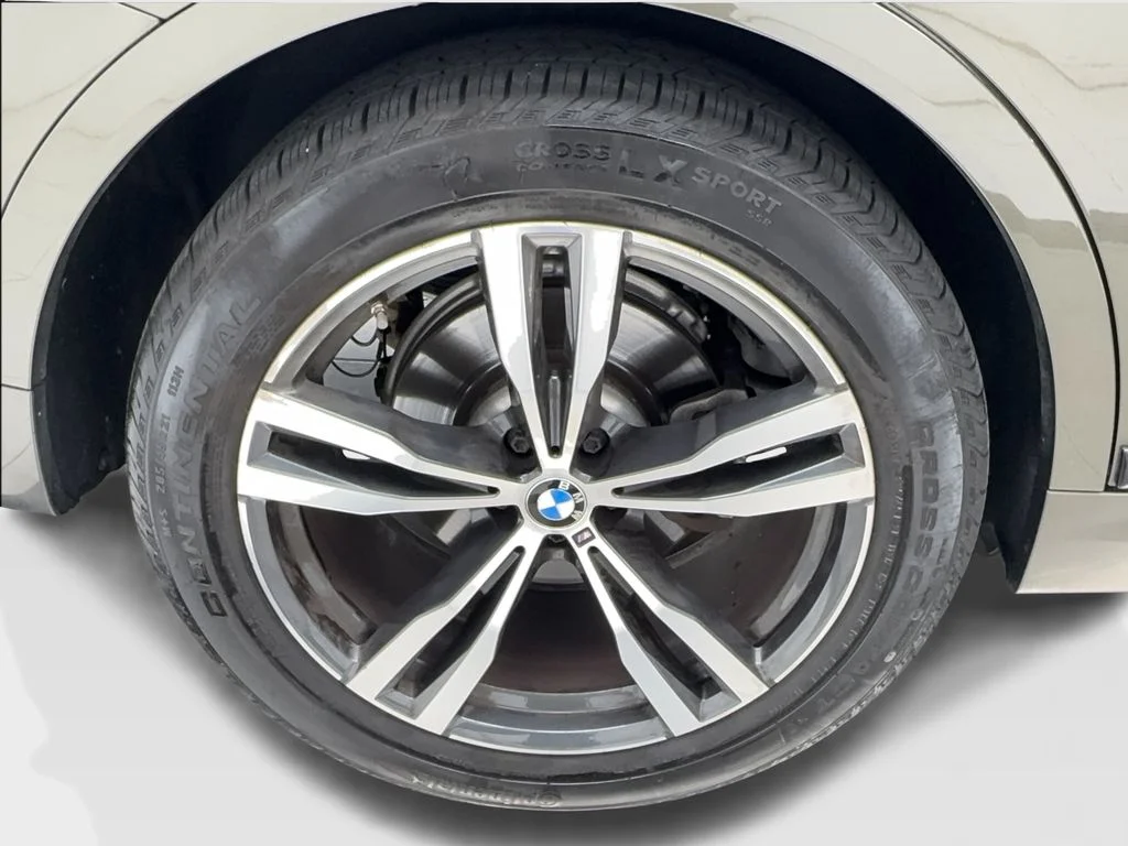Used 2022 Green BMW xDrive40i image 14