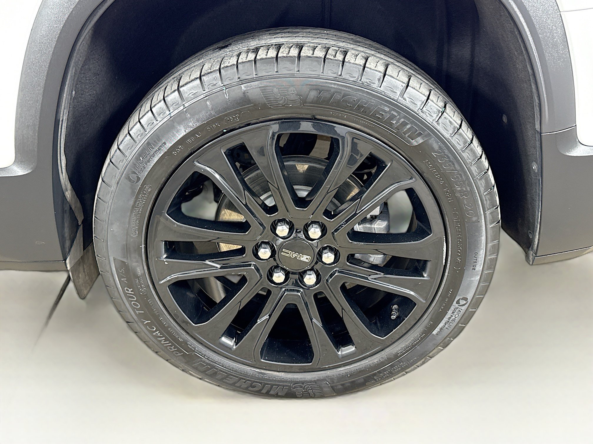 Used 2023 Summit White GMC SLE image 32