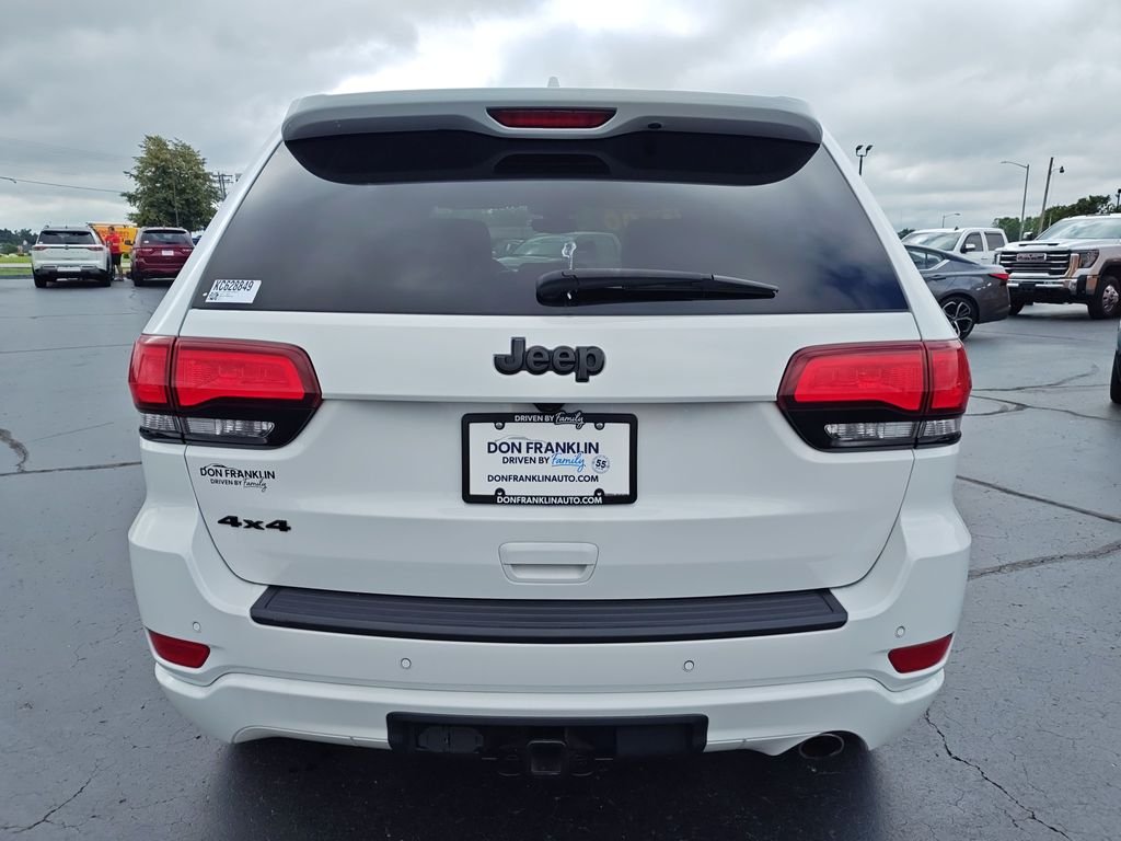 Used 2019 White Jeep Altitude image 4