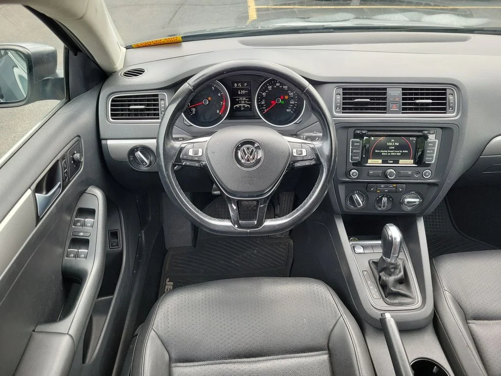 Used 2015 Gray Volkswagen 1.8T SE image 11