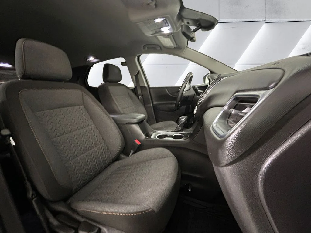 Used 2022 White Chevrolet LT image 14