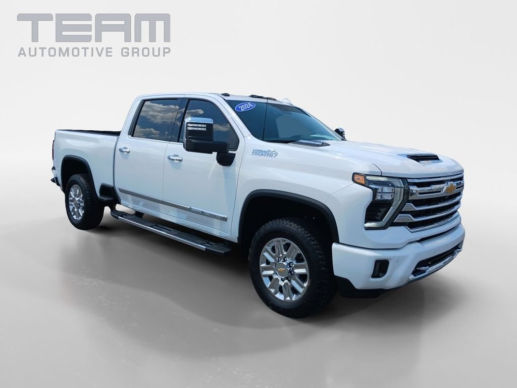 Used 2024 White Chevrolet High Country image 1