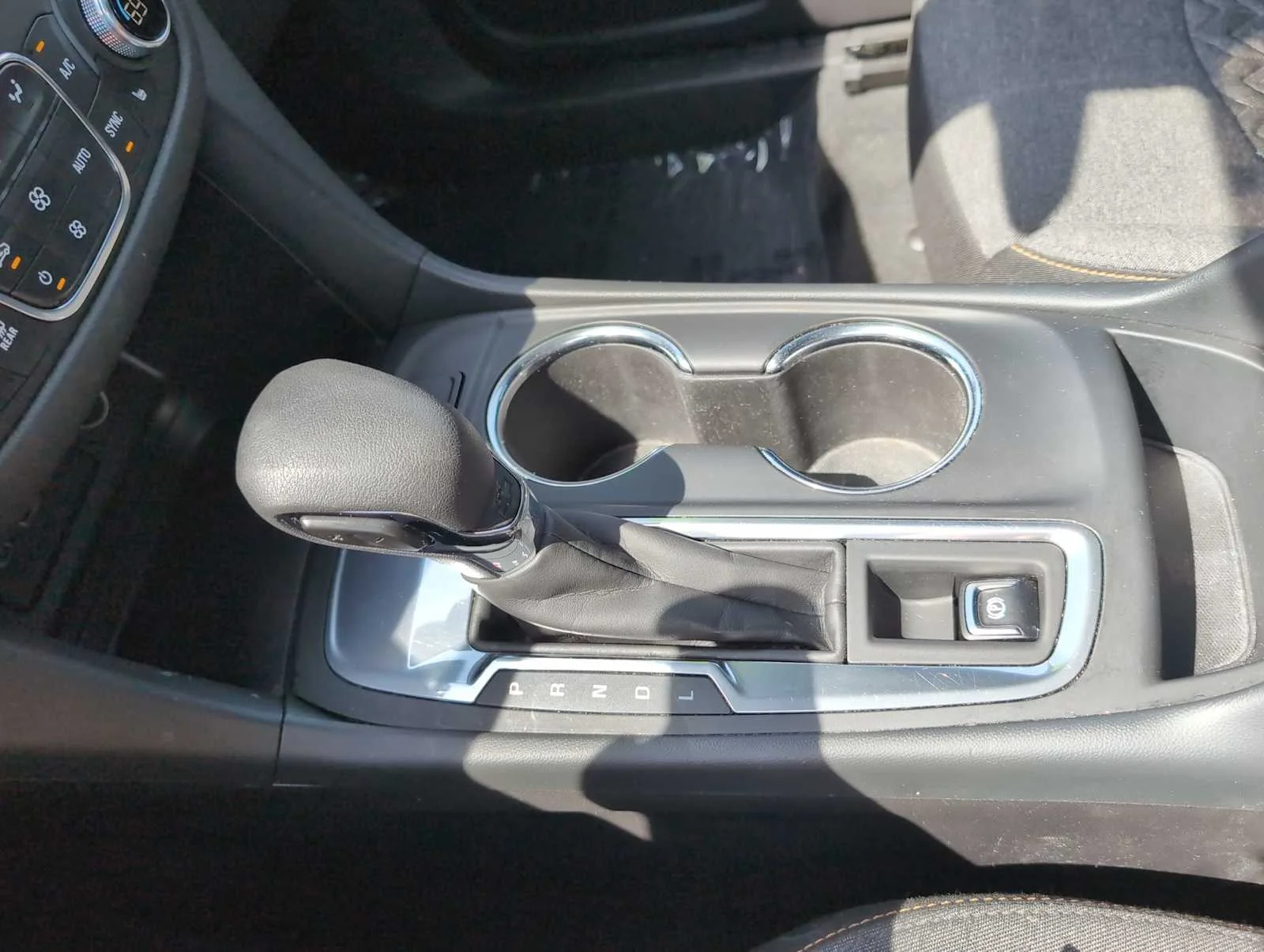 Used 2024 Summit White Chevrolet LT image 15