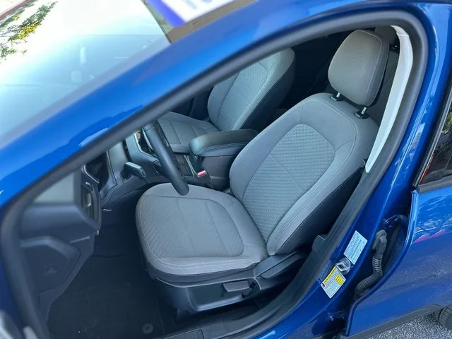 Used 2022 Blue Ford SE image 12