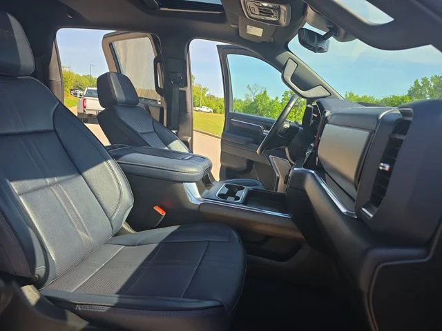 Used 2024 Black Chevrolet High Country image 11