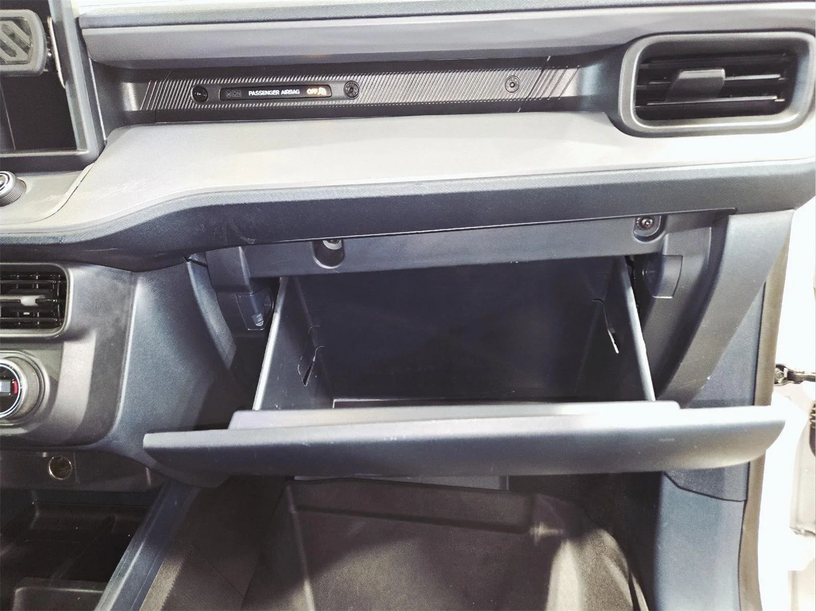 Used 2022 Oxford White Ford XL image 47
