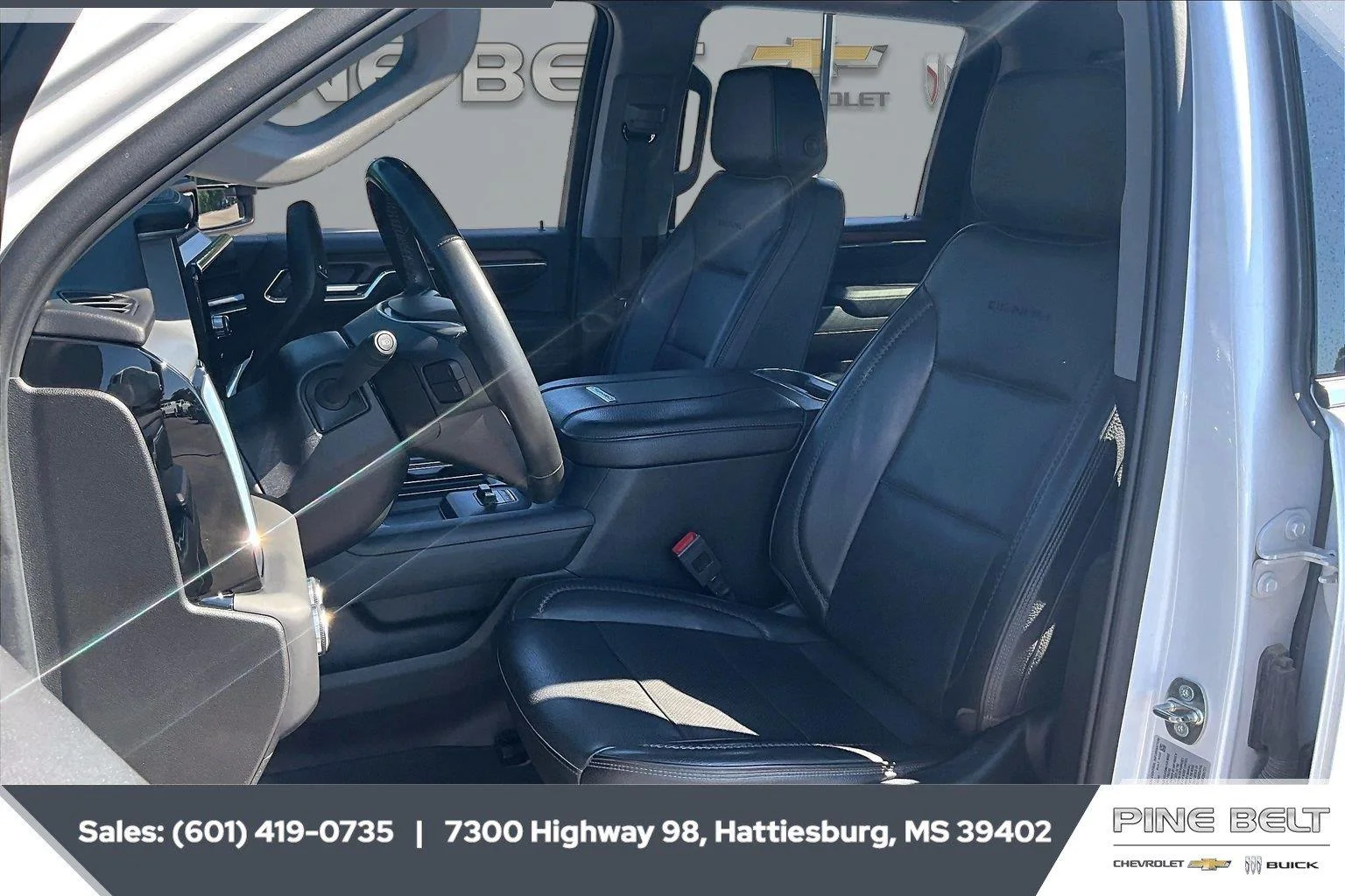 Used 2024 White Frost Tricoat GMC Denali image 19