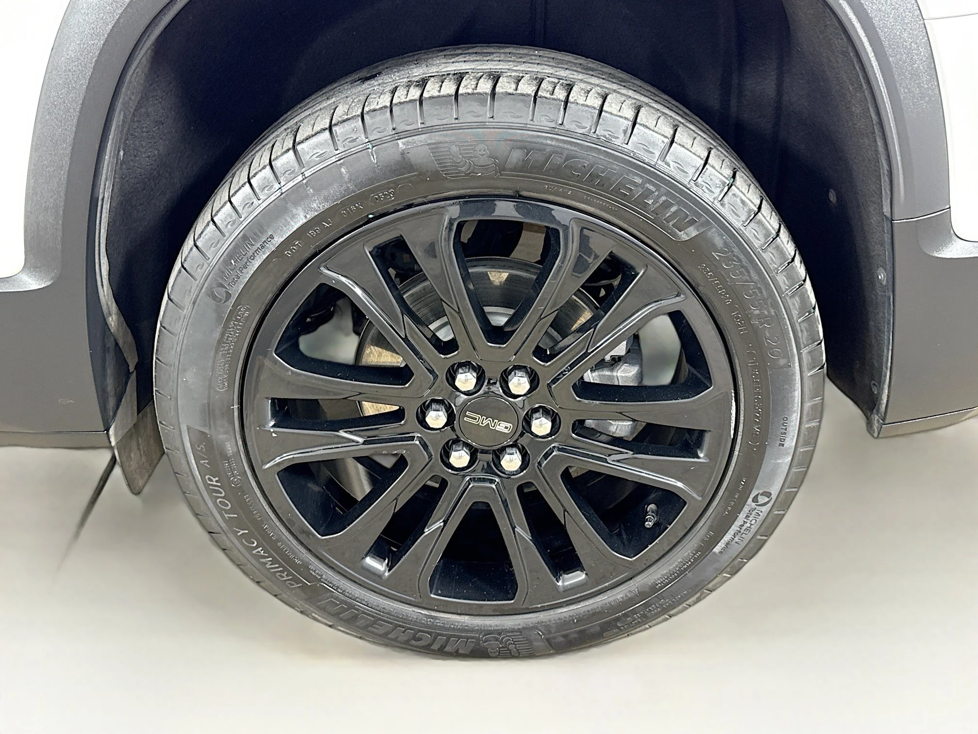 Used 2023 Summit White GMC SLE image 32